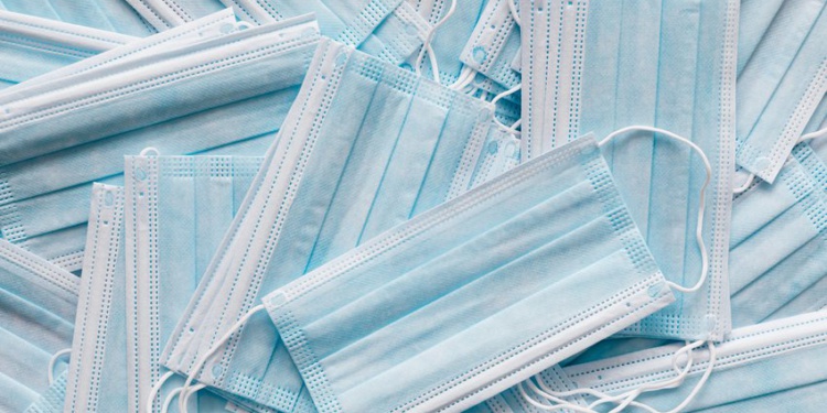 Ученые предупреждают о новой опасности одноразовых масок