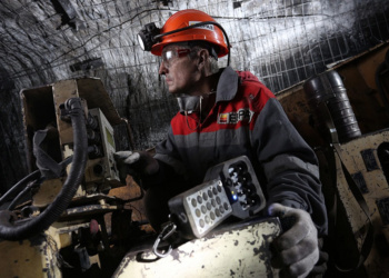 ЕВРАЗ доверил контроль использования СИЗ «умной» видеосистеме