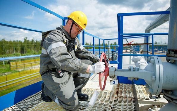 НК «Роснефть» объявила конкурс на закупку 1 млн пар рабочей обуви