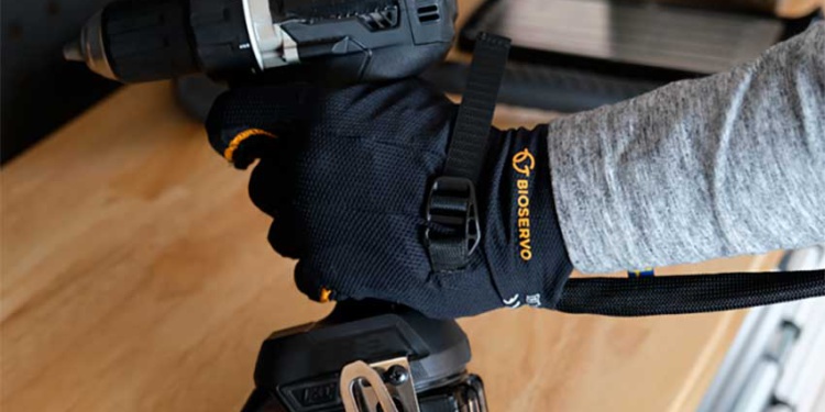 Шведская сила: перчатка-экзоскелет Ironhand