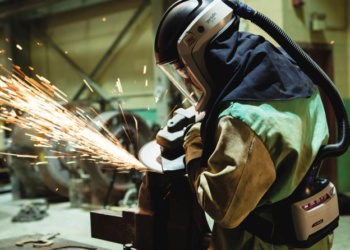 Не требуют проверки прилегания, можно носить даже работникам с усами и бородой…