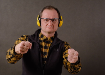 Сколько заработали поставщики СИЗ на COVID-19 и сколько заработают ещё?