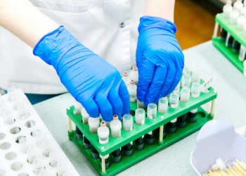 «СИБУР» запустит производство сырья для нитриловых перчаток