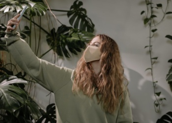 российские ученые разработали маску с памятью лица