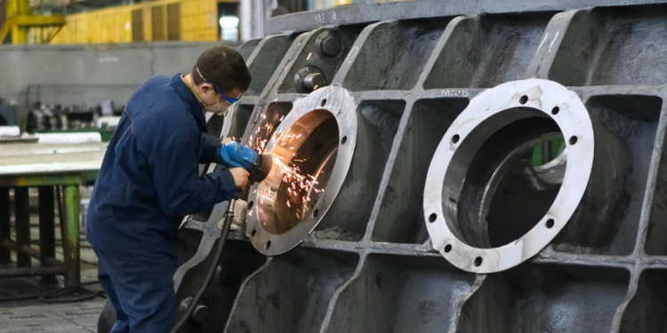 требовать СИЗ рабочий