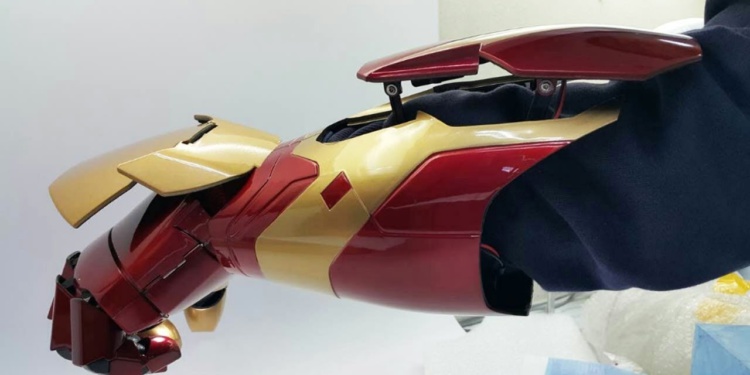 Защита пальцев, скафандры и экзоскелет: впечатляющие новинки отрасли