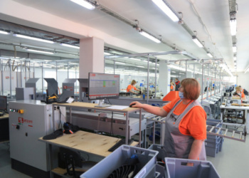 Новейшая итальянская линия запущена на обувной фабрике «Рабочий стиль» под Тулой