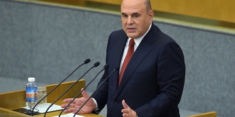 Россия может производить в 15 раз больше масок, чем год назад – Михаил Мишустин