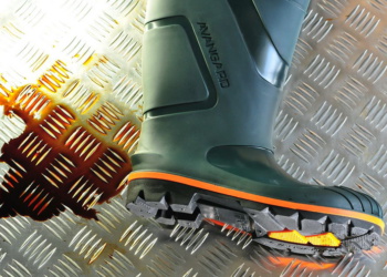 Представительная группа новых сапог ПВХ