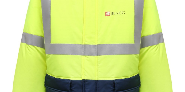 Французский дом Balenciaga выпустил куртку мусорщика за 300 тысяч рублей