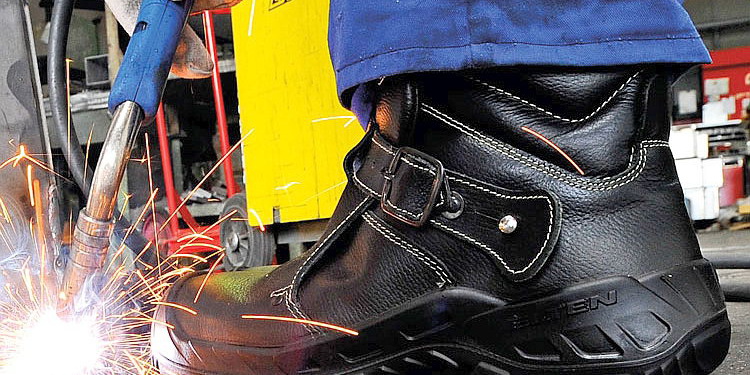 Защитная обувь монтажников металлоконструкций, резчиков металла, сварщиков