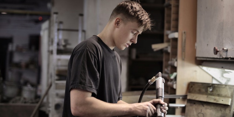 работа без куртки