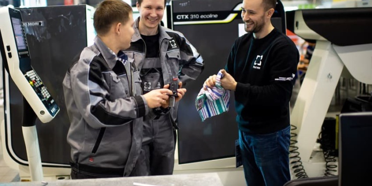 «Ростех» проводит конкурс на поставку спецодежды на 432,2 млн руб.