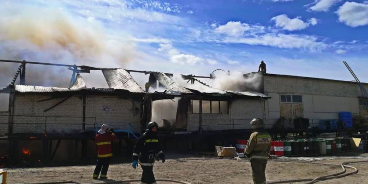 На Ямале сгорел склад спецодежды «Новатэка»