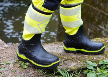 Защитная обувь со светоотражающими свойствами