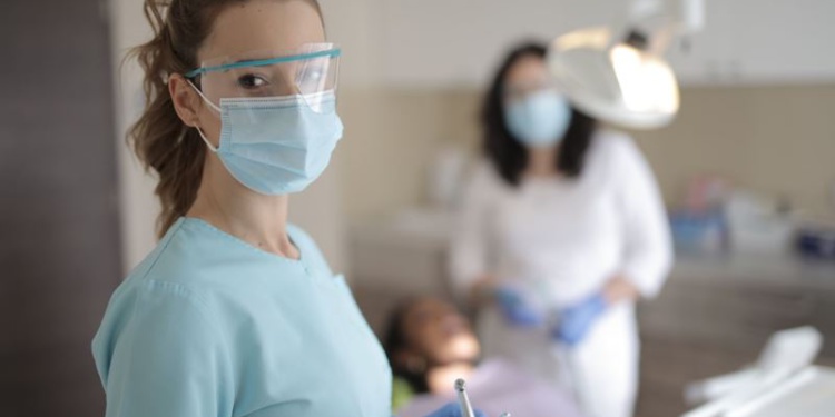 Современные тренды защиты СИЗ глаз и лица в Европе, Америке и России