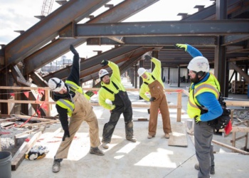 Фитнес-тренер для промышленных рабочих