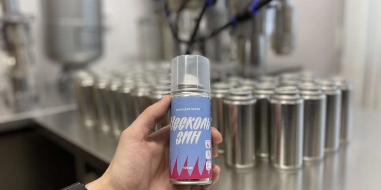 «Нескользин» из Вятки: студенты разработали антискользящий спрей для обуви