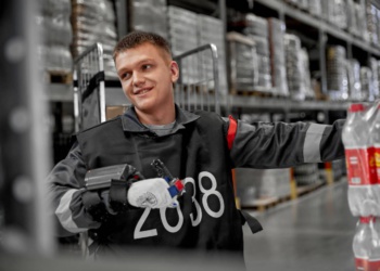 «Магнит» тестирует экзоскелет