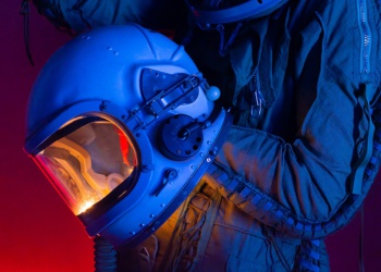 Как космонавт: капюшон для защиты от электродуги Cementex