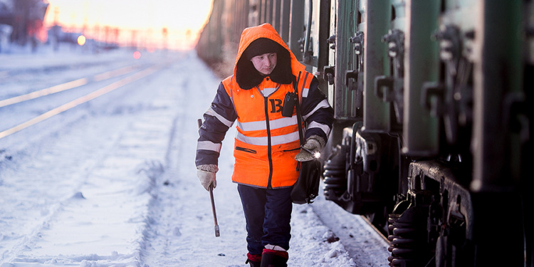 В РЖД рассказали о новой зимней спецодежде
