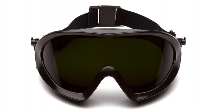 Закрытые очки Pyramex Capstone: какое все зеленое