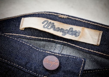 Спецодежда Wrangler пополнена направлением FR