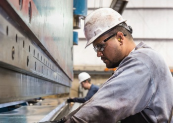 Власти представили три варианта развития событий для иностранных компаний, работающих в России