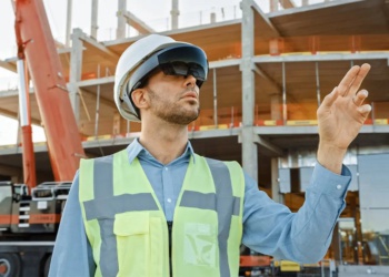 Умные СИЗ для строителей: экзоскелеты, каски, AR-очки и обувь