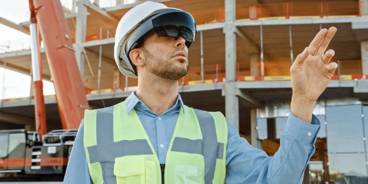 Умные СИЗ для строителей: экзоскелеты, каски, AR-очки и обувь