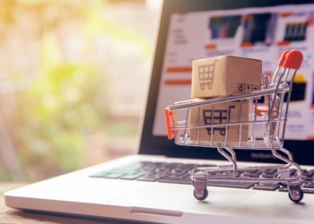 Число россиян, покупающих онлайн, с начала года выросло на 35%