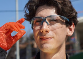 В игру вступают очки uvex саксид