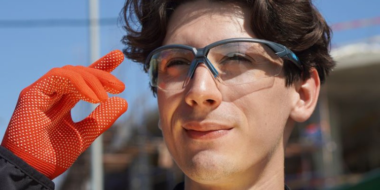 В игру вступают очки uvex саксид