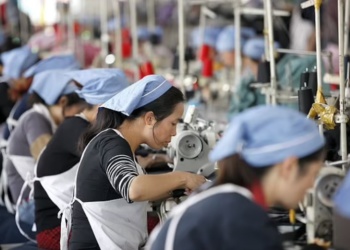 Выгода или безопасность: австралийскую армию призывают отказаться от покупки формы в Китае