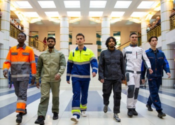 На угольном форуме в Кузбассе прошло дефиле спецодежды