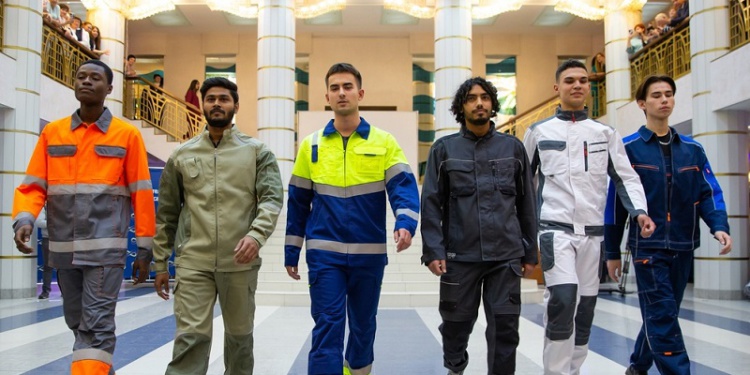 На угольном форуме в Кузбассе прошло дефиле спецодежды