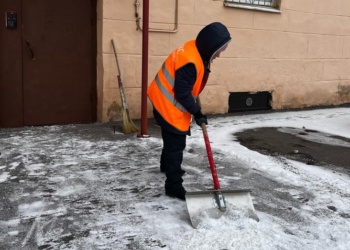 В Петербурге коллективным голосованием выбрали форму для дворников