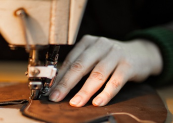 Обувь на российском рынке в основном импортная, а отечественное производство импортозависимо – глава НОС