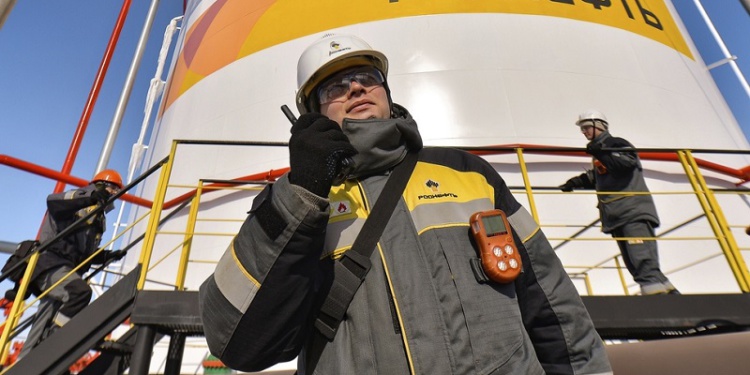 «Роснефть» будет следить за использованием СИЗ с помощью умных камер