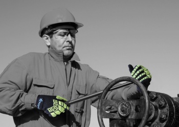 Armor Guard – первые бесшовные трикотажные непромокаемые перчатки от порезов и ударов