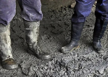 ТЗРО запустит переработку бэушных шахтерских сапог