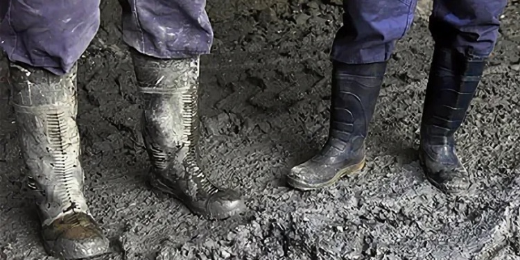 ТЗРО запустит переработку бэушных шахтерских сапог