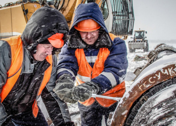 Сибирские нефтяники недовольны зимней спецодеждой