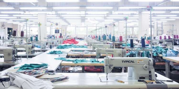 Больше трети российских предприятий легпрома продолжают получать санкционное оборудование