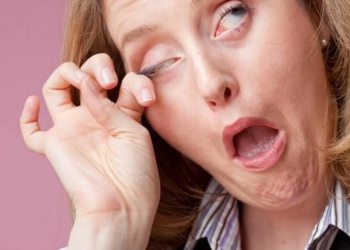 Считать ли попавшую в глаз соринку микротравмой? Разъясняет Роструд