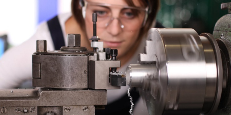 Россия обновила список запрещенных для женщин профессий