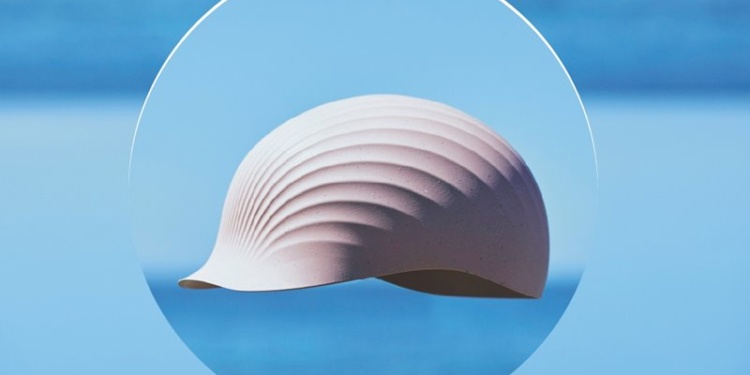 Японцы придумали СИЗ из пластикового мусора и ракушек