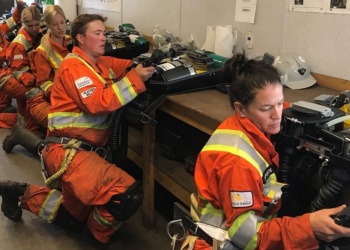 Новинки женской спецодежды: из Канады – для беременных, Индии – для моряков, США – для сварщиков