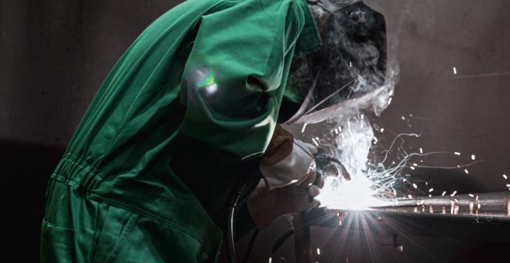 «Сварочные» новинки Radians − огнестойкие комбинезон на кнопках и балаклава