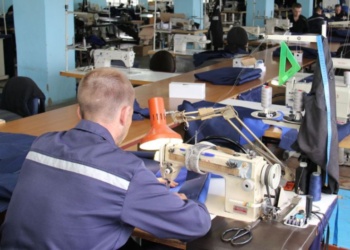 ФСИН предлагает «Ростеху» услуги заключенных, в том числе по пошиву спецодежды, – «Коммерсант»